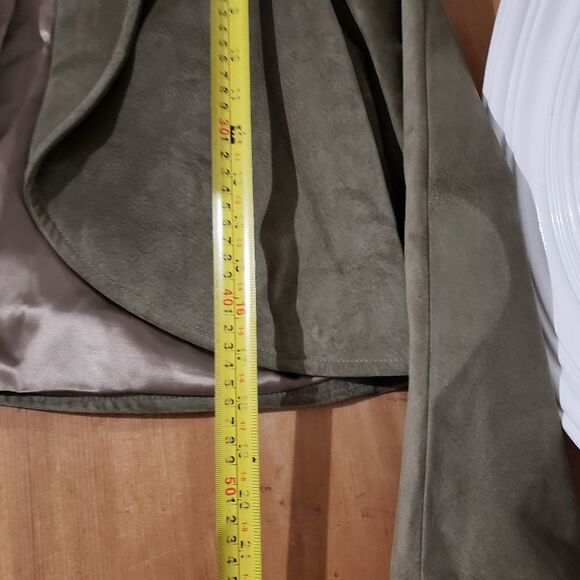 Danier Olive Leather Jacket - Picture 10 of 10